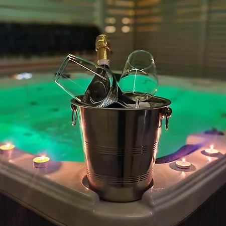 Abside & Pensión 4*