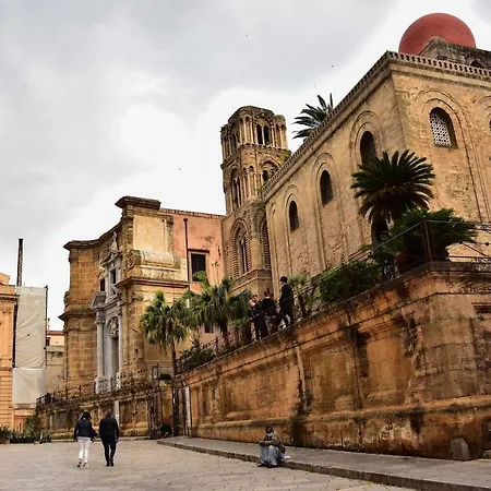 Abside & Vendégház Palermo
